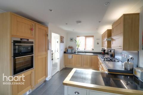 5 Norman Croft, Shefford, SG17 5GL