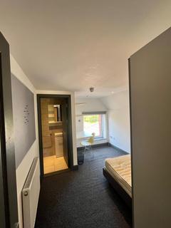 2 bedroom flat to rent, 122 Eaton Crescent, Swansea SA1