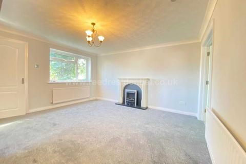 3 bedroom house to rent, Oakley Avenue, Rayleigh