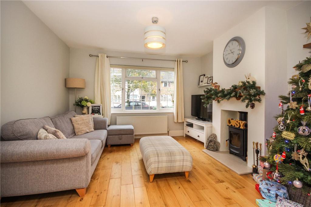 Harvey Road, London Colney, St. Albans 3 bed semidetached house £500,000
