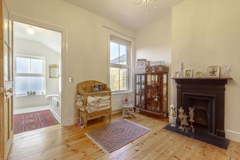 111 Linkfield Road, Isleworth, TW7 6QW