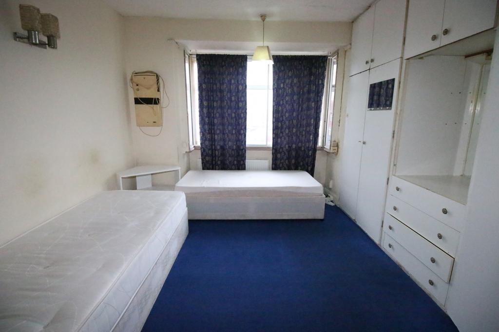Bulstrode Road, HOUNSLOW, Greater London, TW3 Terraced house £600 pcm