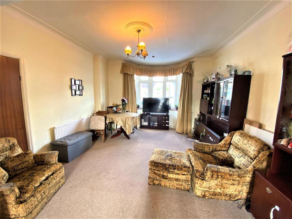 5 bedroom house available to let in Redbridge Lan