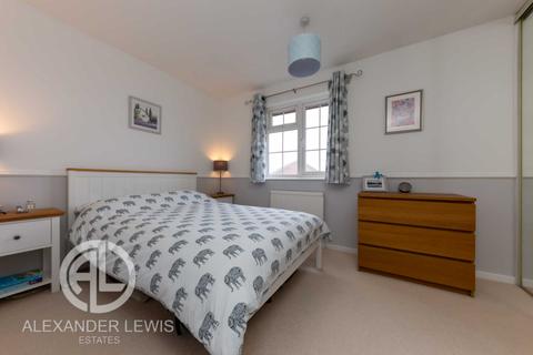 59 Sanderling Close, Letchworth Garden City, SG6 4HZ