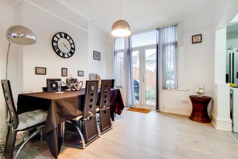 43 Raymead Avenue, Thornton Heath, CR7 7SB
