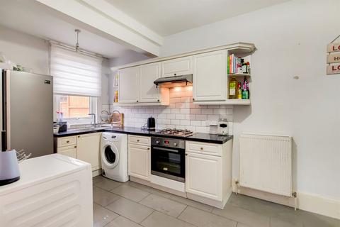43 Raymead Avenue, Thornton Heath, CR7 7SB