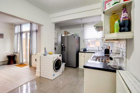 43 Raymead Avenue, Thornton Heath, CR7 7SB
