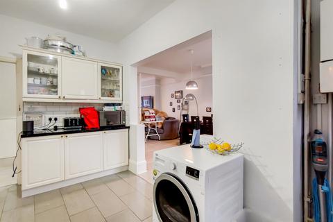 43 Raymead Avenue, Thornton Heath, CR7 7SB