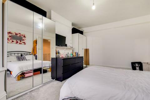 43 Raymead Avenue, Thornton Heath, CR7 7SB