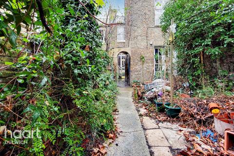 86 Adys Road, London, SE15 4DZ