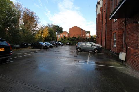 House share to rent, Sheila House, North Circular Road, Golders Green, NW11
