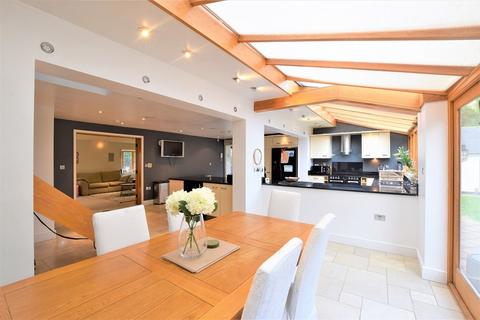 Teena House Gransmore Green, Felsted, Dunmow, CM6 3LA