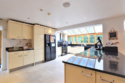 Teena House Gransmore Green, Felsted, Dunmow, CM6 3LA