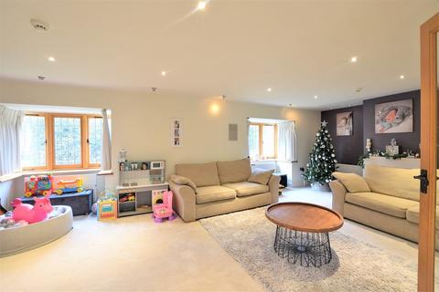 Teena House Gransmore Green, Felsted, Dunmow, CM6 3LA