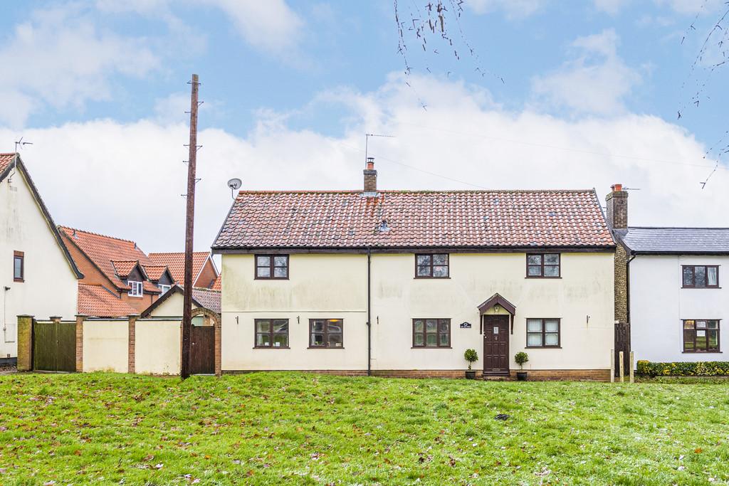 The Green, Old Buckenham 3 bed detached house £375,000