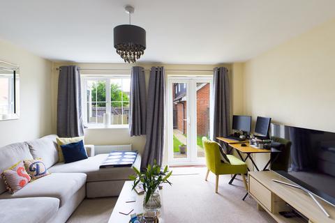 2 bedroom terraced house to rent, Campbell Walk, Hawkinge