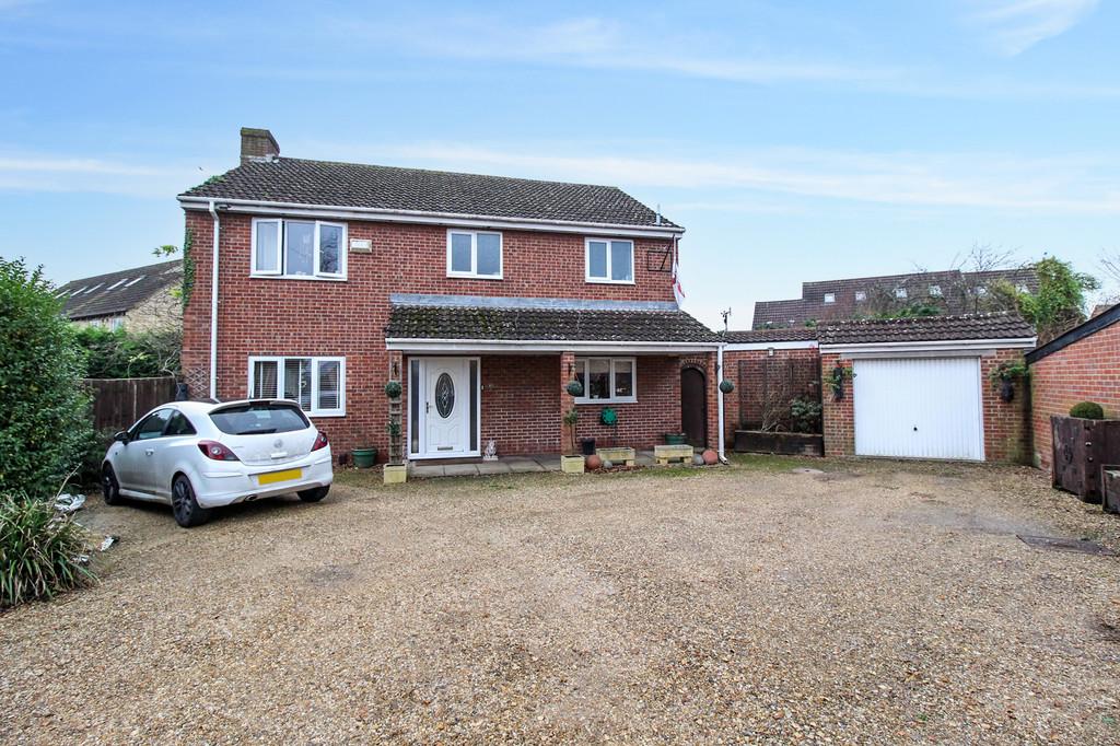 Station Road, Westbury 4 bed detached house £450,000