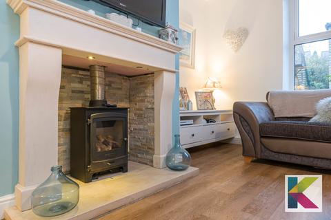 142 Chew Valley Road, Greenfield, Oldham, OL3 7DD