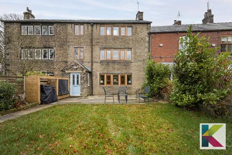 117 Delph Lane, Delph, Oldham, OL3 5UT
