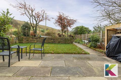 117 Delph Lane, Delph, Oldham, OL3 5UT