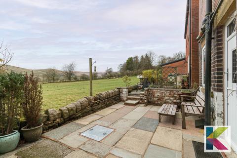 117 Delph Lane, Delph, Oldham, OL3 5UT