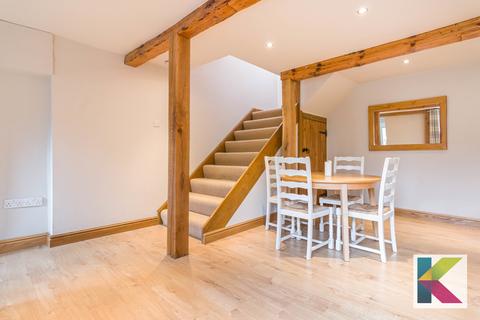 117 Delph Lane, Delph, Oldham, OL3 5UT