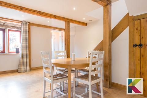 117 Delph Lane, Delph, Oldham, OL3 5UT