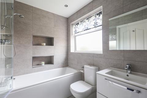 7 Causeway Glade, Sheffield, S17 3EZ