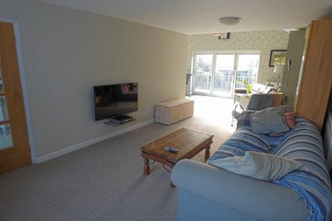 16 Barn Road, Broadstone, BH18 8NH