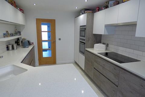 16 Barn Road, Broadstone, BH18 8NH