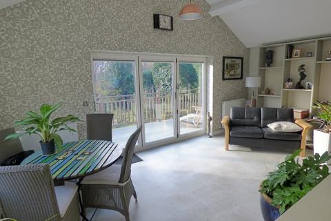 16 Barn Road, Broadstone, BH18 8NH