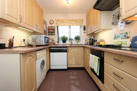 Flat 5, Hyde House Basing Road, Banstead, SM7 2BR