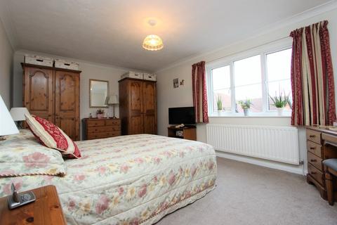 Flat 5, Hyde House Basing Road, Banstead, SM7 2BR