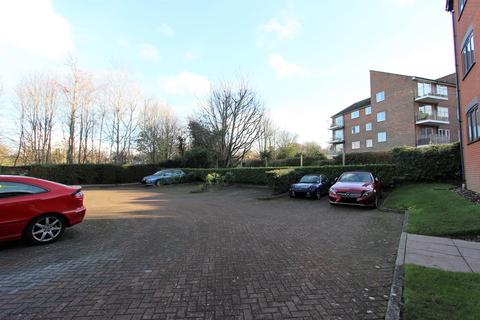 Flat 5, Hyde House Basing Road, Banstead, SM7 2BR