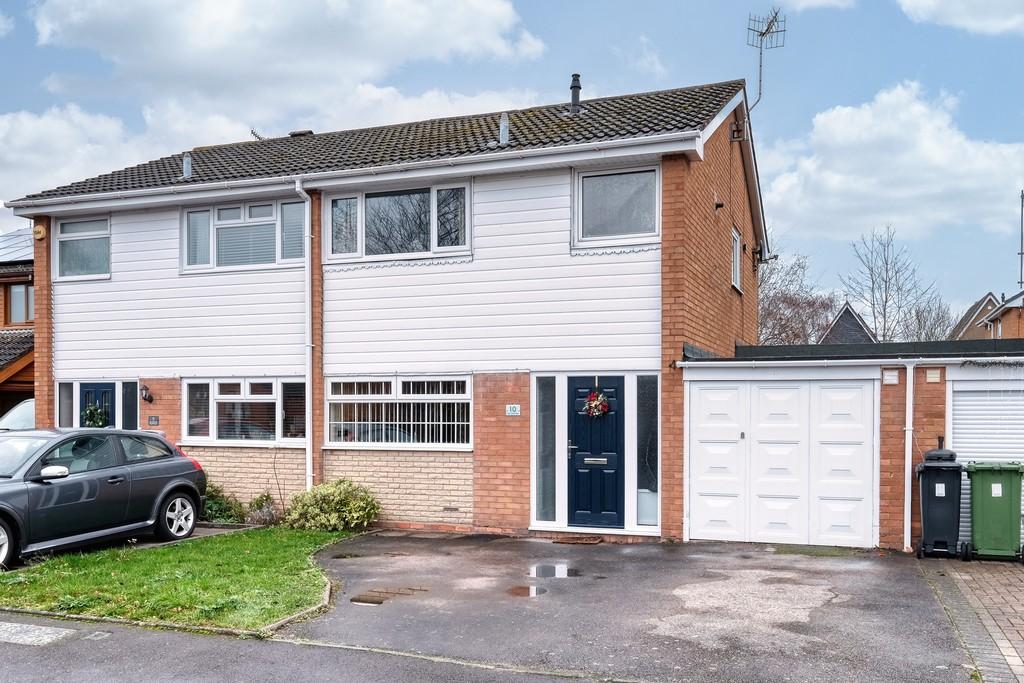 Yew Tree Lane, Fernhill Heath, Worcester, WR3 8RF 3 bed semidetached