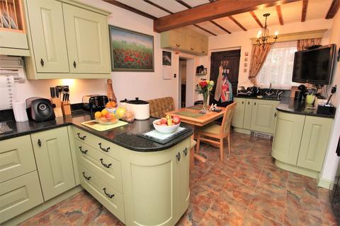 Eight Ash Farm Halstead Road, Eight Ash Green, Colchester, CO6 3QH