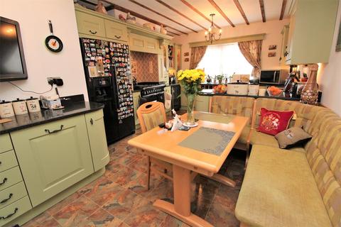 Eight Ash Farm Halstead Road, Eight Ash Green, Colchester, CO6 3QH