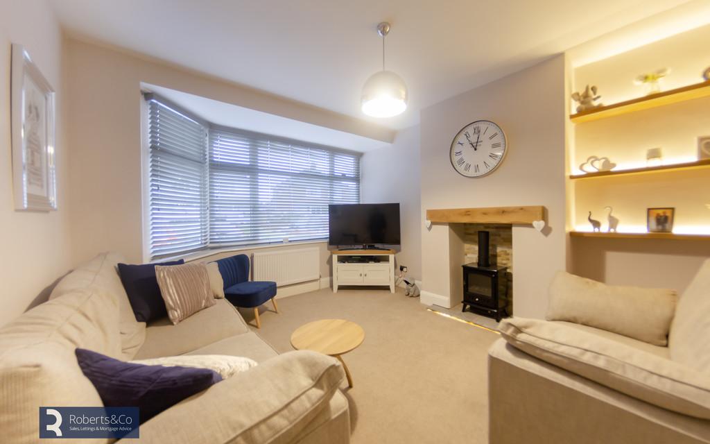 Central Drive, Penwortham 3 bed semidetached house £240,000