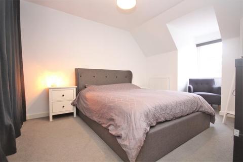 Flat 5, 4 Gloucester Drive, Sarisbury Green, Southampton, SO31 7PF