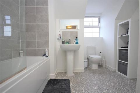 Flat 5, 4 Gloucester Drive, Sarisbury Green, Southampton, SO31 7PF
