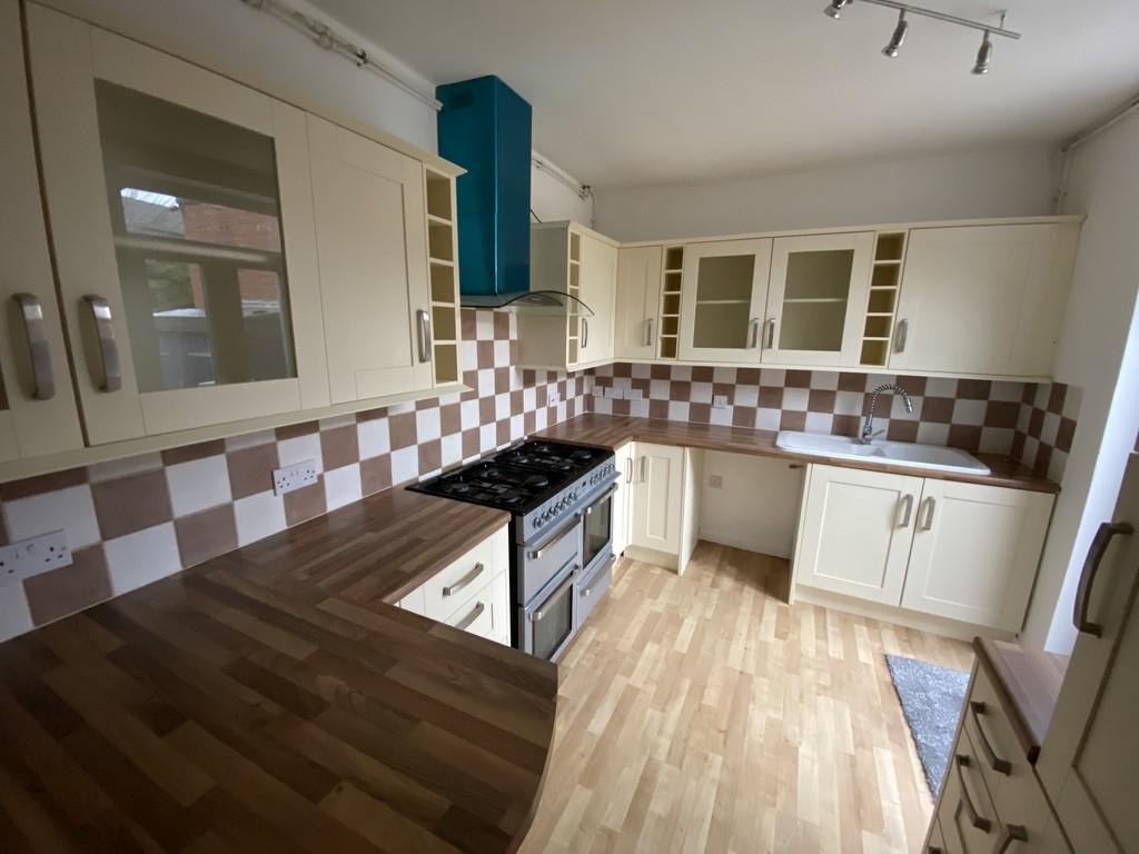 Station Road, Haydock 3 bed terraced house £650 pcm (£150 pw)