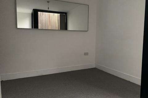2 bedroom terraced house to rent, Laburnum Street, Salford