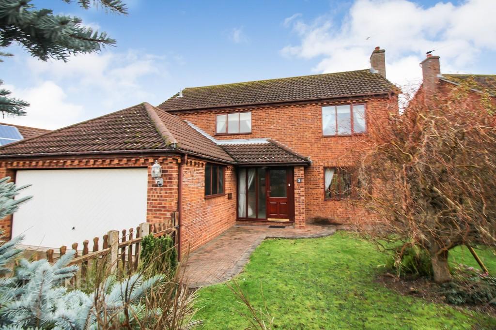 Bell Meadow, Martham, Great Yarmouth 4 bed detached house £375,000
