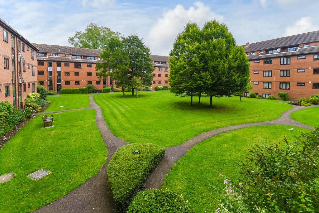 The Forresters, Winslow Close, Eastcote 2 bed apartment £425,000