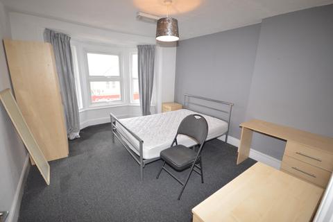 6 bedroom apartment to rent - Wimborne Road, Winton