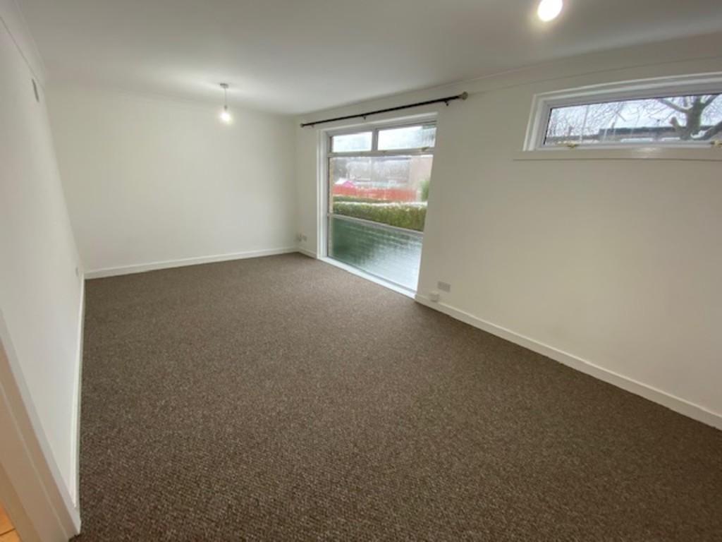 Minto Crescent, Glenrothes 2 bed end of terrace house £65,000