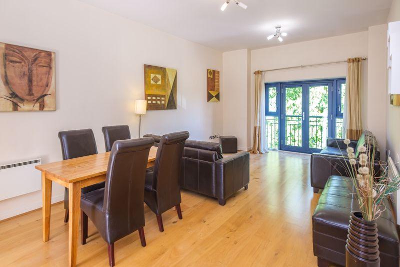 New Wing, Wergs Hall, Wolverhampton 2 bed apartment £1,000 pcm (£231 pw)