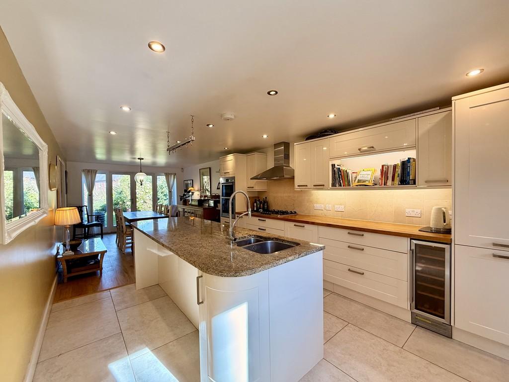 Kitchen Dining Area