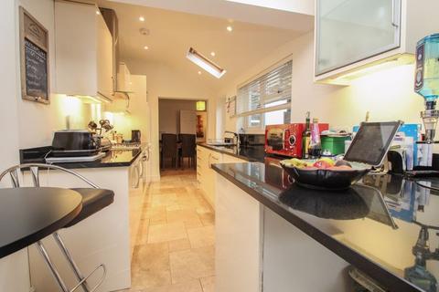 5 Elm Road, Claygate, Esher, KT10 0EH