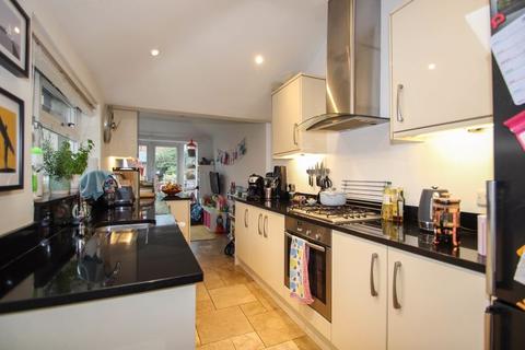 5 Elm Road, Claygate, Esher, KT10 0EH
